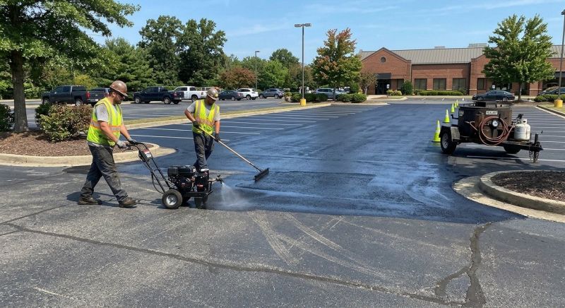Commercial Parking Lot Sealing in Miami Dade County, FL